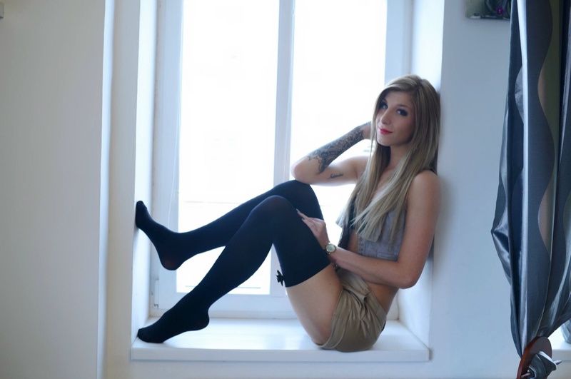 Female model photo shoot of Mellisa Medisson