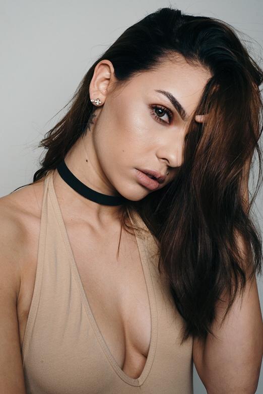 Female model photo shoot of NikkiMueller