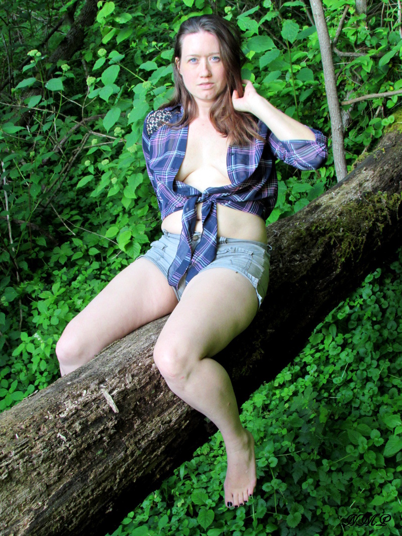 Female model photo shoot of Aurora Myst by Nate Madden in Garrison, KY