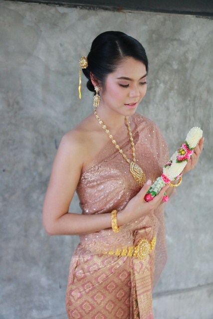 Female model photo shoot of Knitting Makeup Artist in Bangkok , Thailand