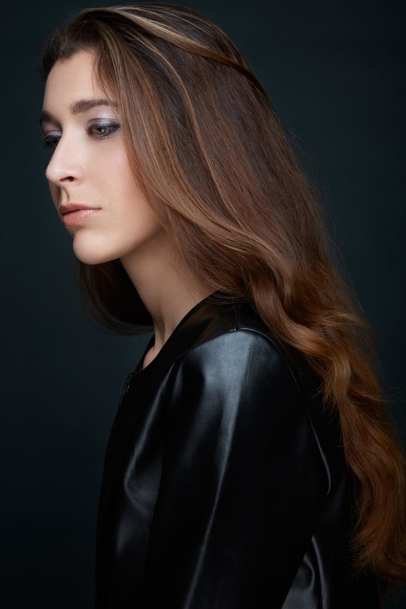 Female model photo shoot of Sarah Maquillage