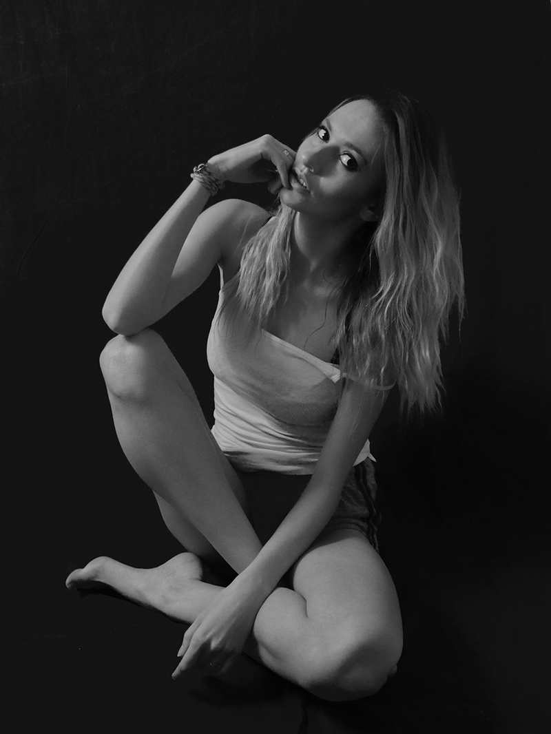 Female model photo shoot of KrisD 