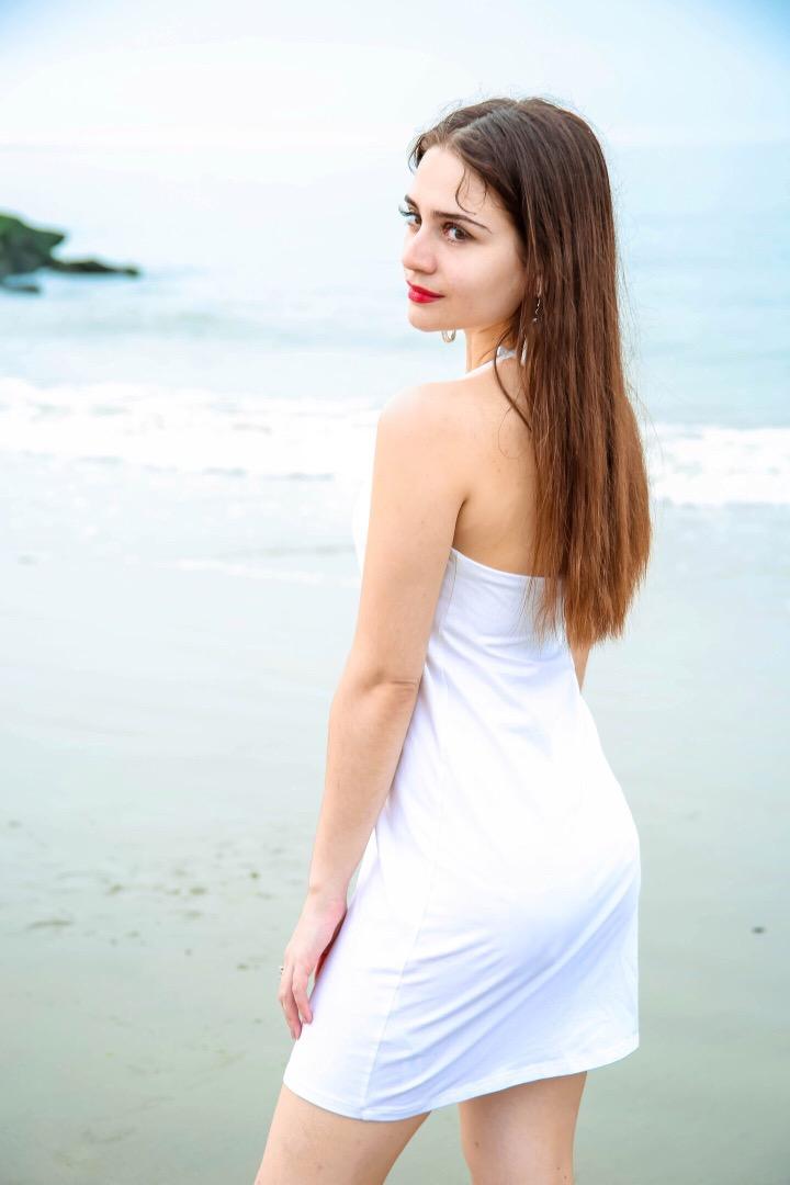 Female model photo shoot of TatyanaGeladze