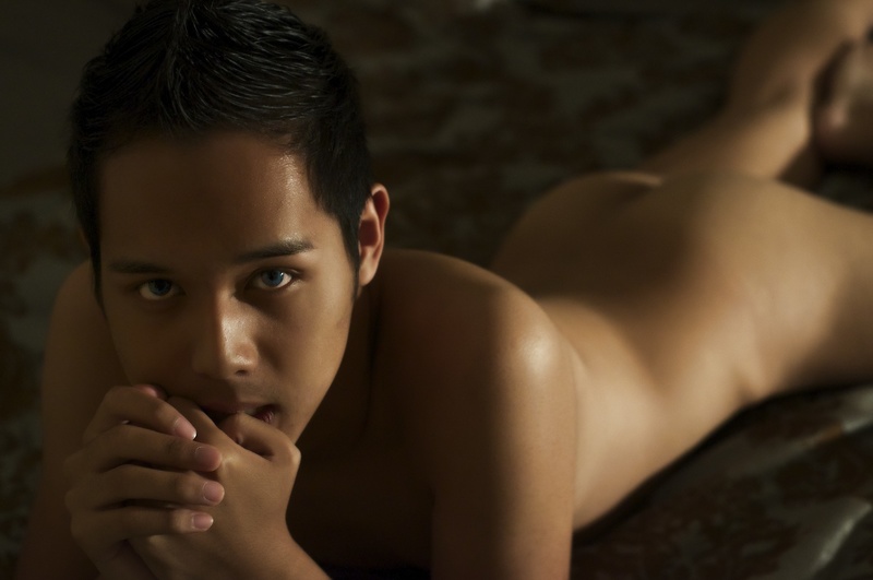 Male model photo shoot of Ari Benezra