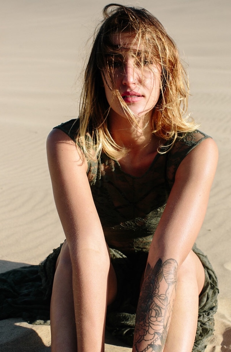 Female model photo shoot of Debbiebarton