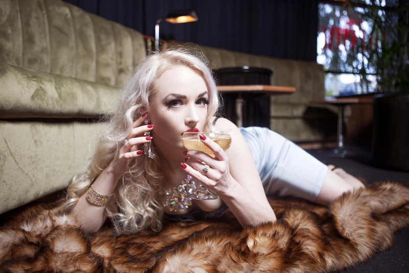 Female model photo shoot of Dolly Von Blonde