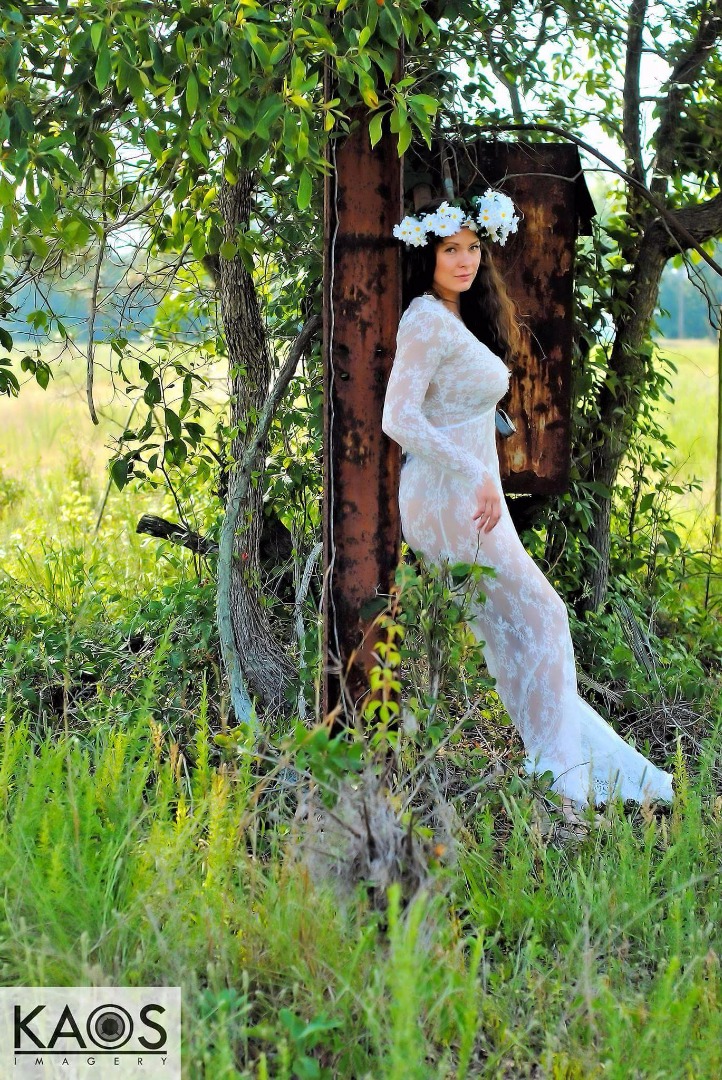 Female model photo shoot of Jocelynn Irina