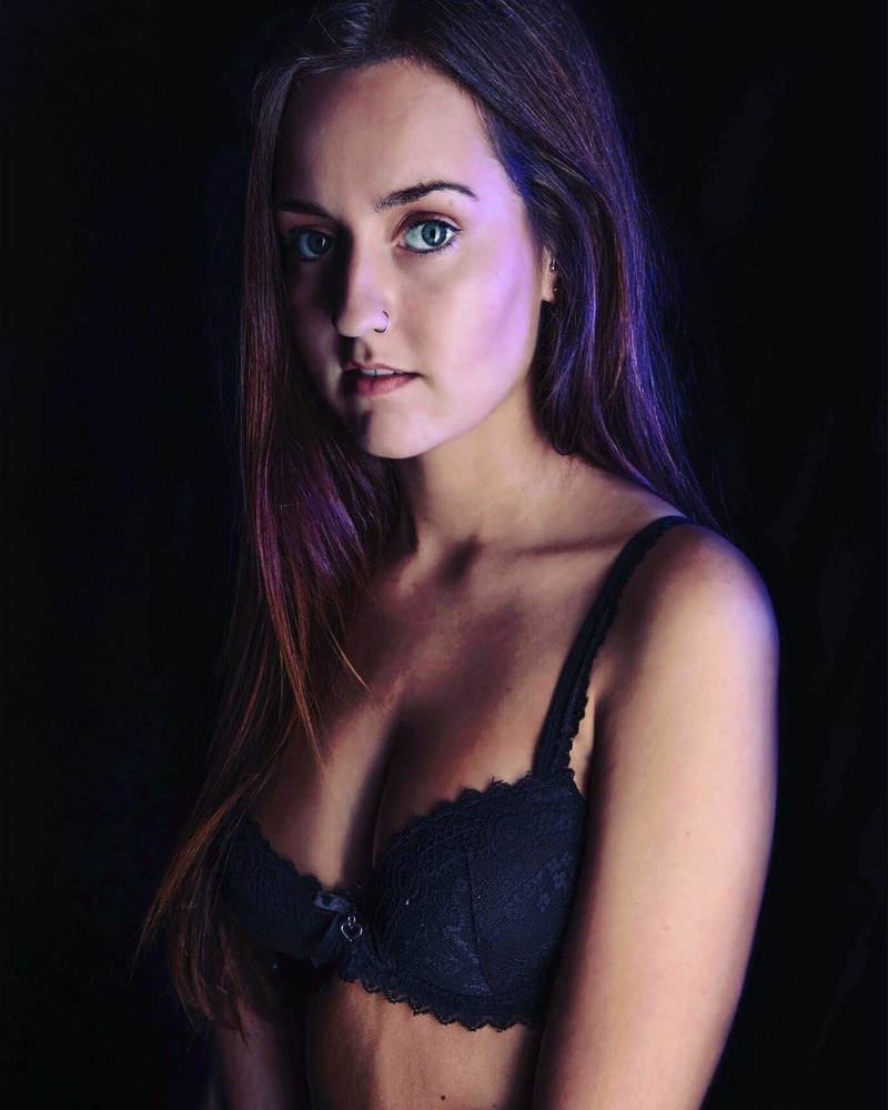 Female model photo shoot of Kyla Stuart 