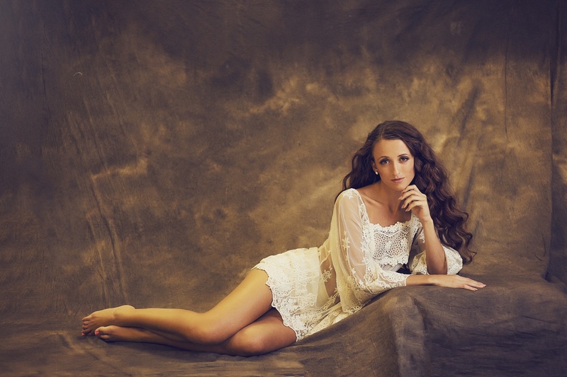 Female model photo shoot of Hannah Powell-Yost by nana