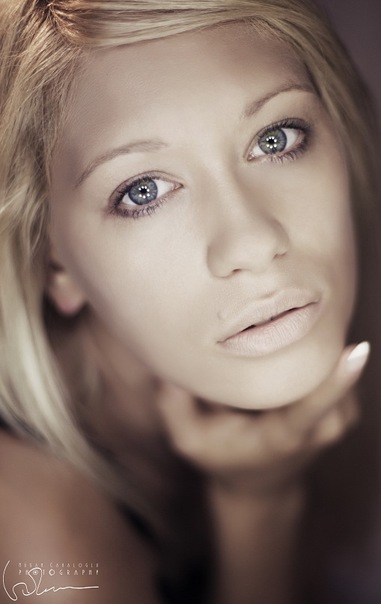 Female model photo shoot of Valeriya Engel