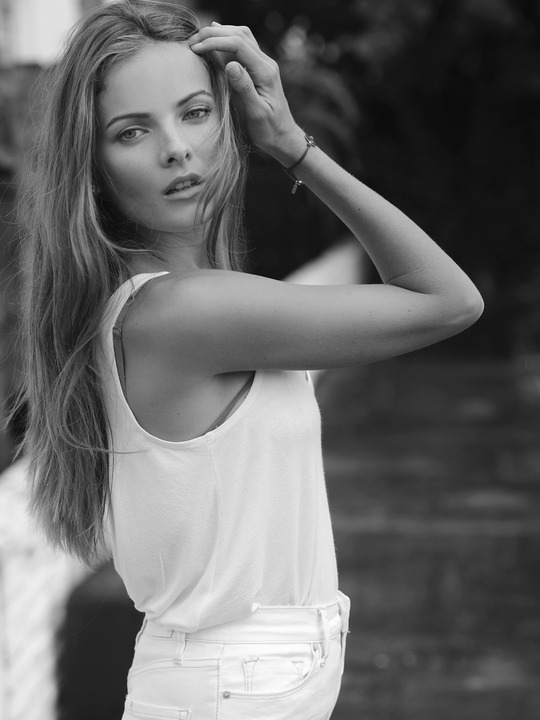 Female model photo shoot of Anastasia889