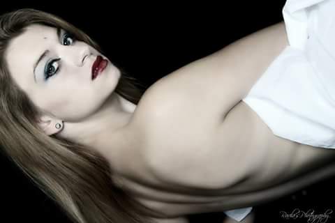 Female model photo shoot of Jess Glitches