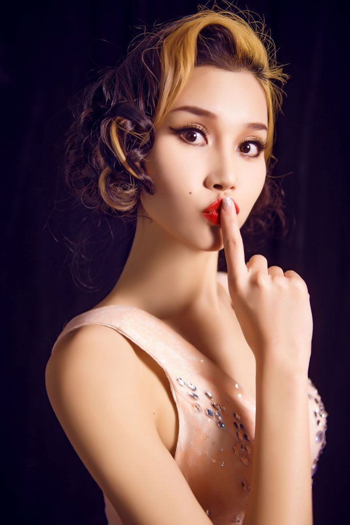 Female model photo shoot of Kingkong_Barbie