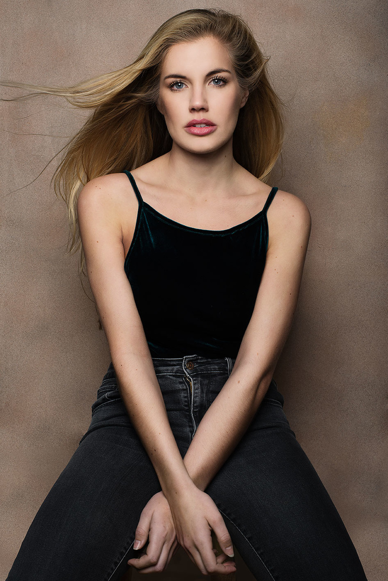 Female model photo shoot of Sophiewaldron