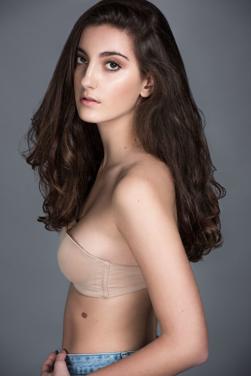 Female model photo shoot of Mioriel