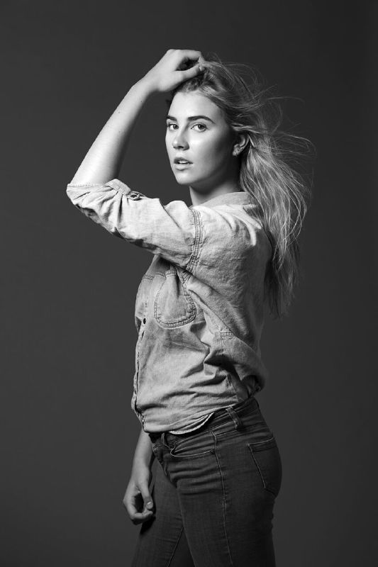 Female model photo shoot of mirrengilbert