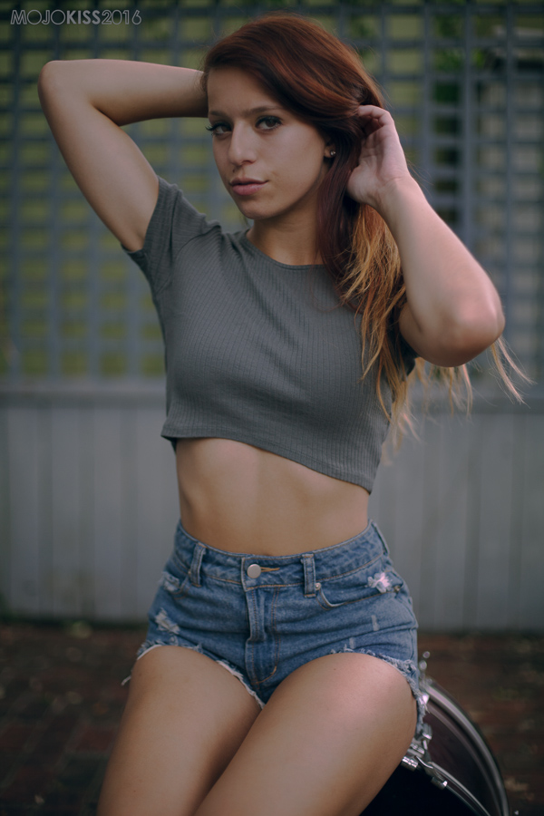 Female model photo shoot of Rachel Honey by mojokiss