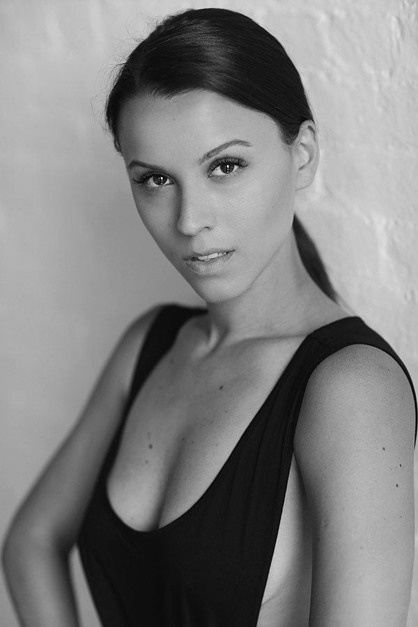 Female model photo shoot of Eleonora Tron