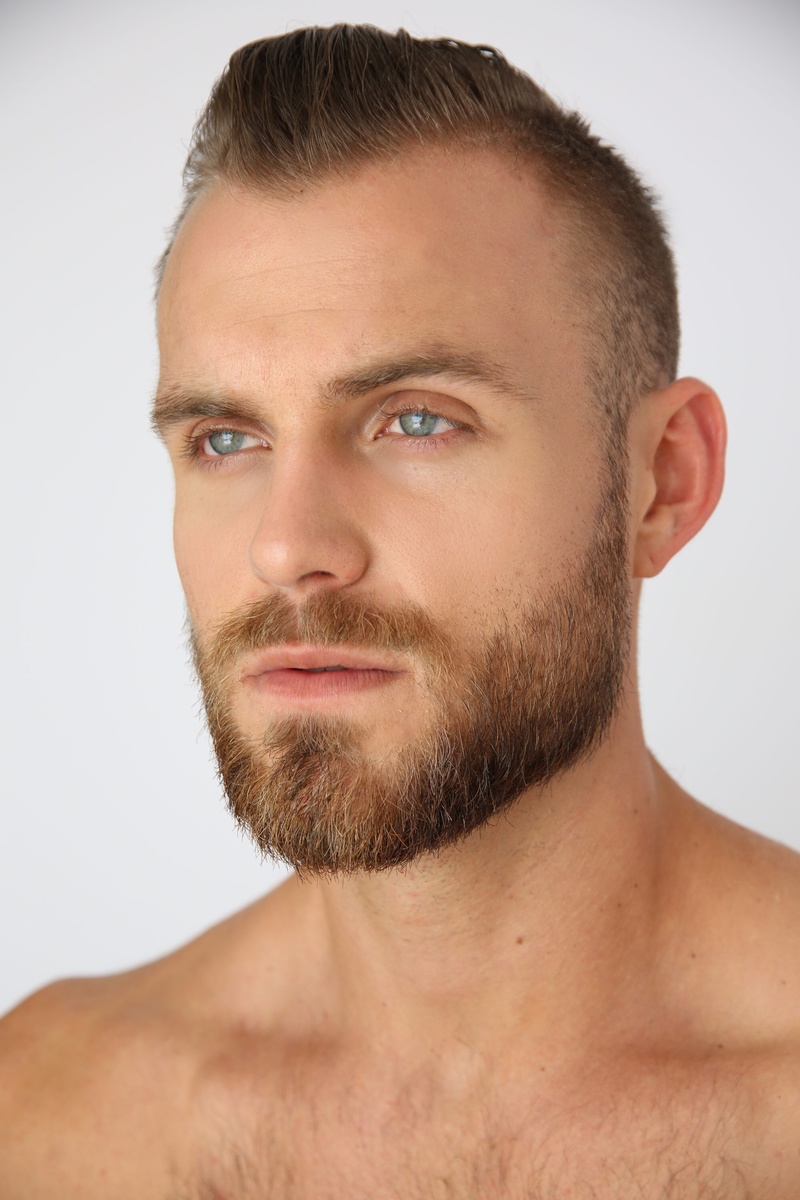 Male model photo shoot of Zachary Holland
