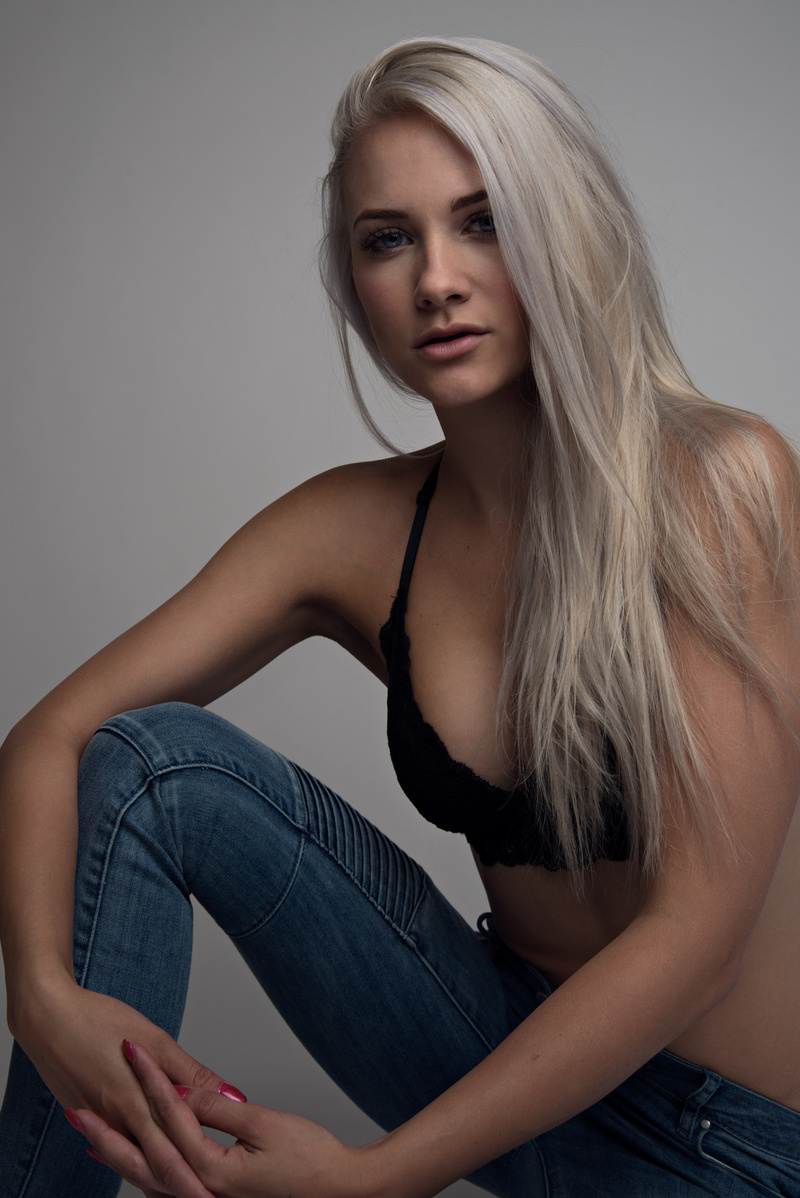 Female model photo shoot of KyleeMorris
