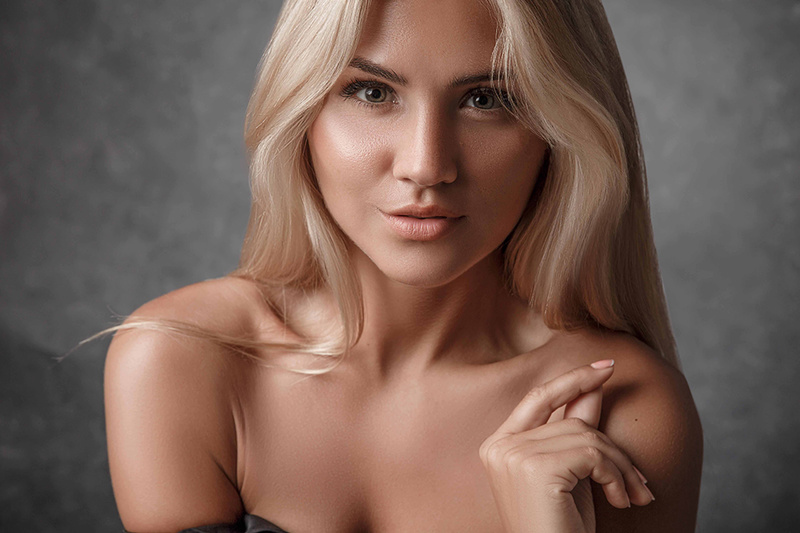 Female model photo shoot of Tata Rossi