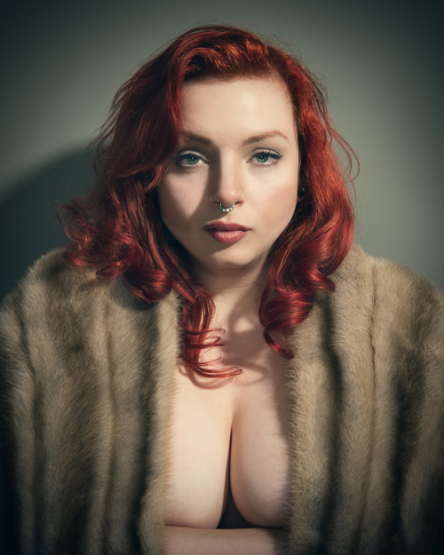 Female model photo shoot of Molly Rotten