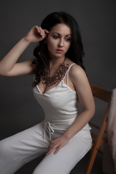 Female model photo shoot of capricephoto