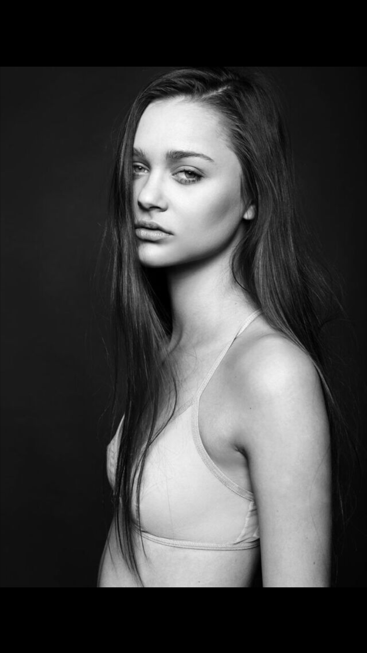 Female model photo shoot of NicoleHam