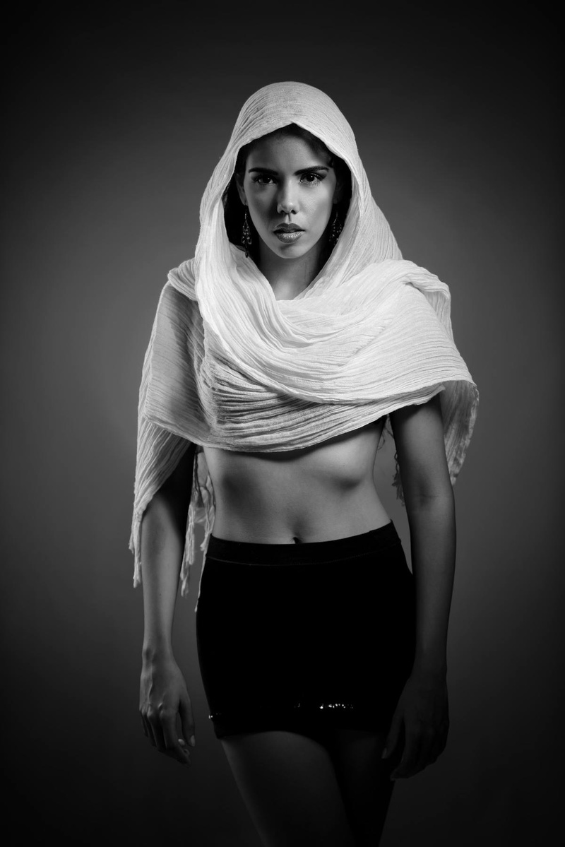 Female model photo shoot of Shaheen Madarbocus