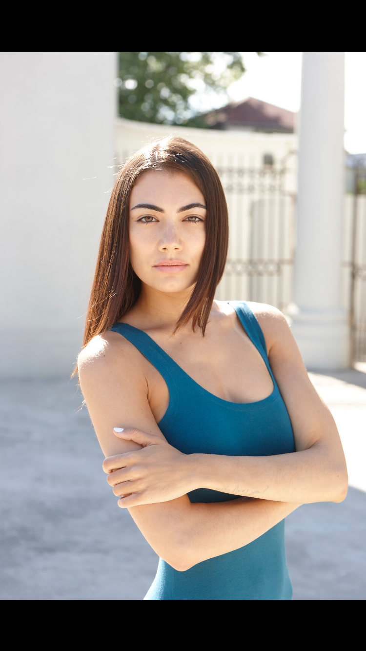 Female model photo shoot of SarahGenia