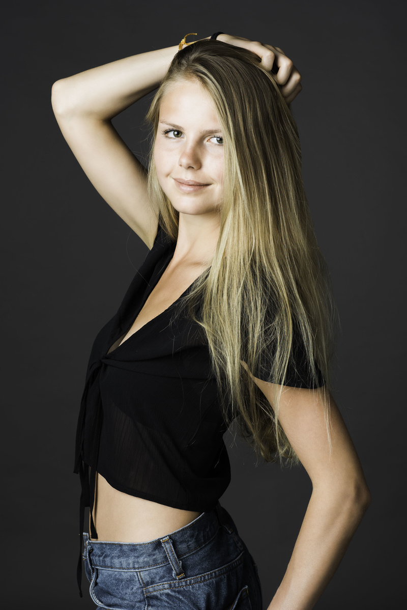 Female model photo shoot of matys101 by davidenrique