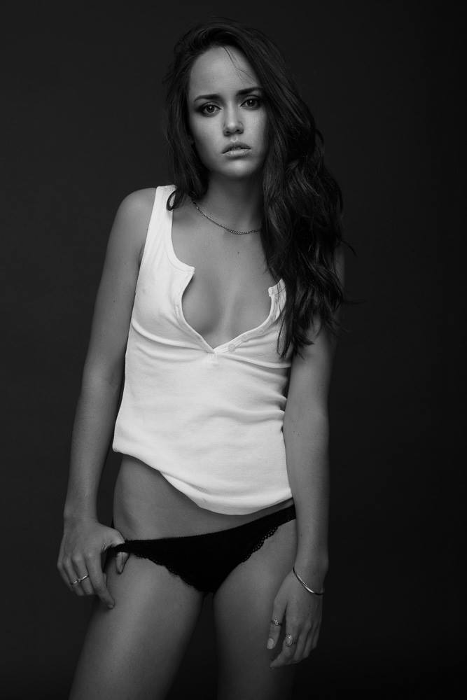 Female model photo shoot of Billieriini in Studio, Cuba