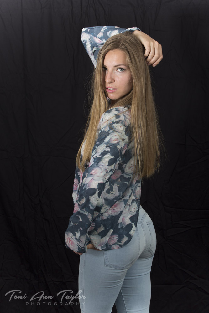 Female model photo shoot of Jhanna Kuprina