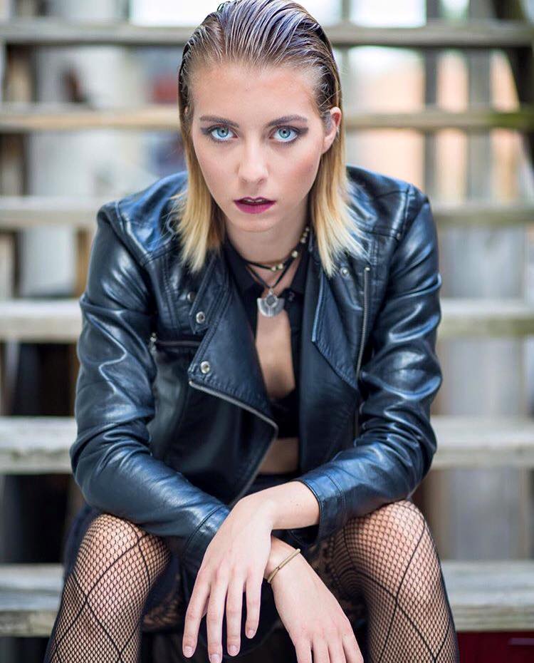 Female model photo shoot of raecembree