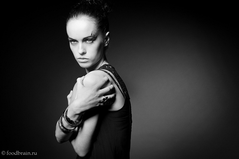 Female model photo shoot of Sasha Isaeva
