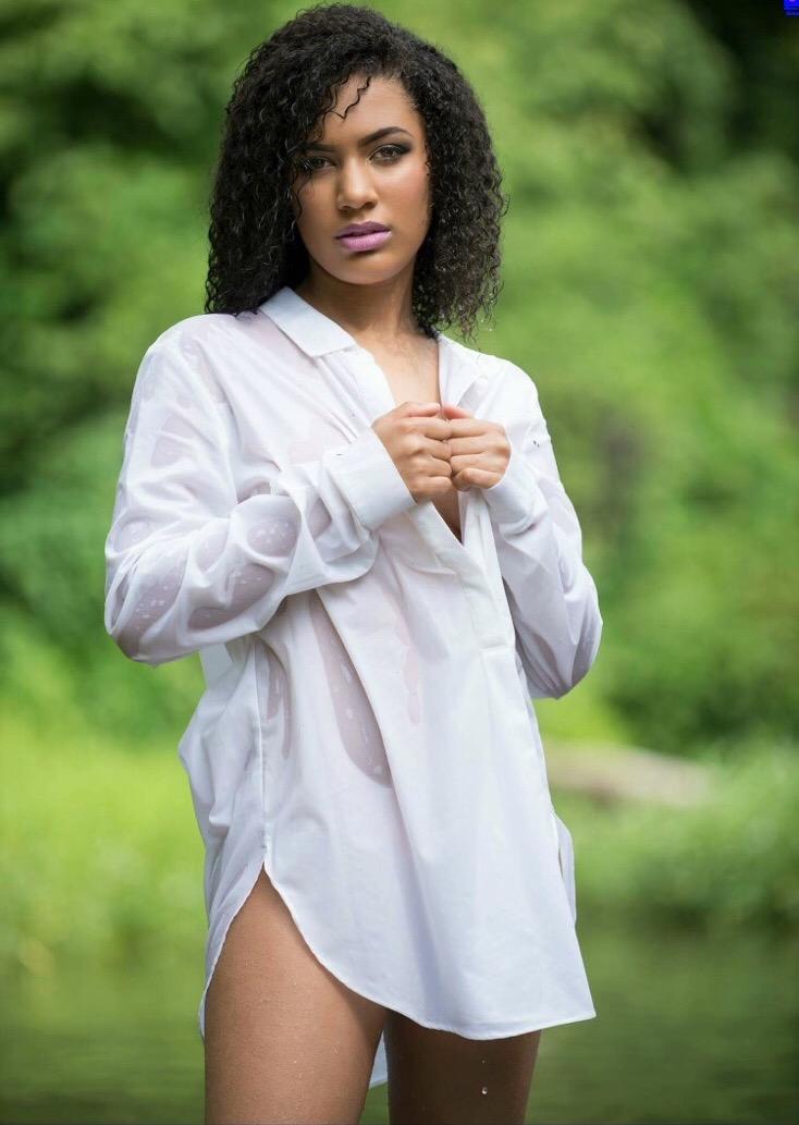 Female model photo shoot of JadenMooreX