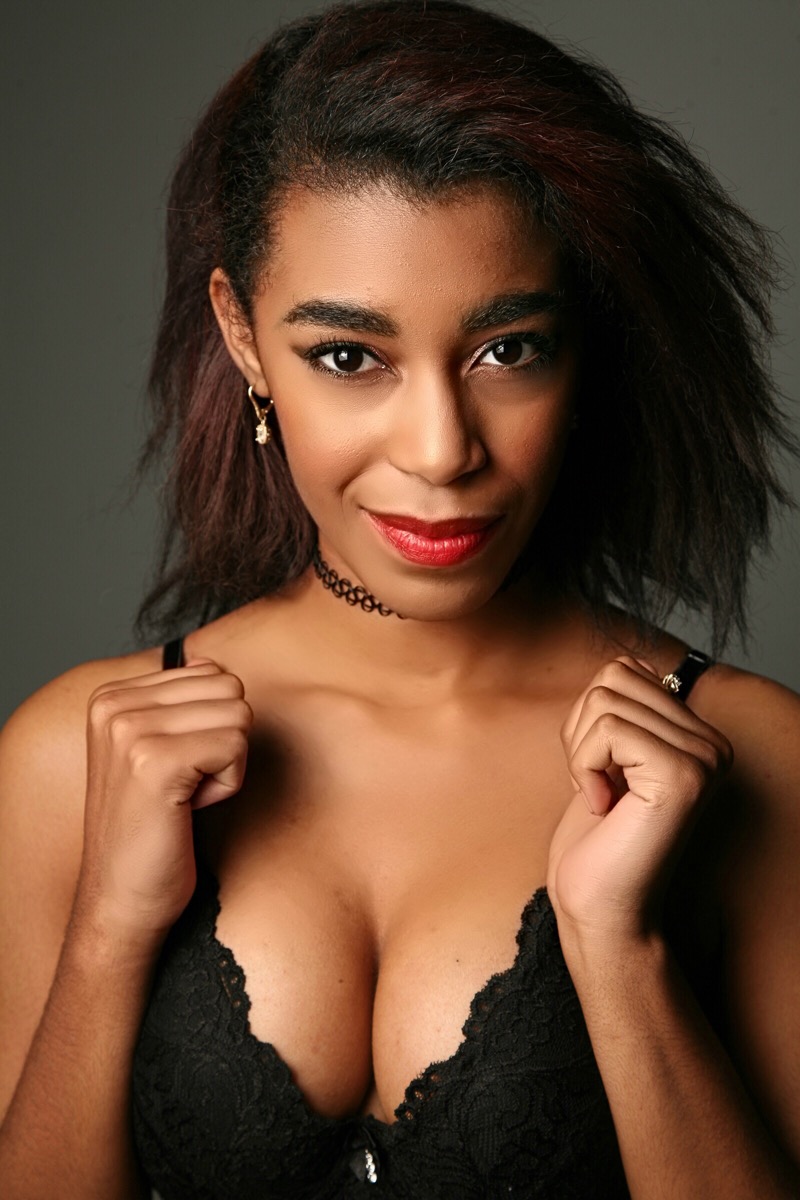 Female model photo shoot of Manic Monique