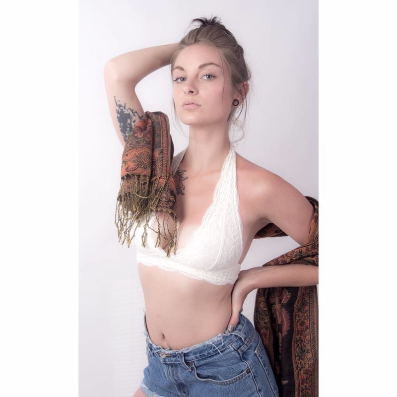 Female model photo shoot of Ashleigh Borbey