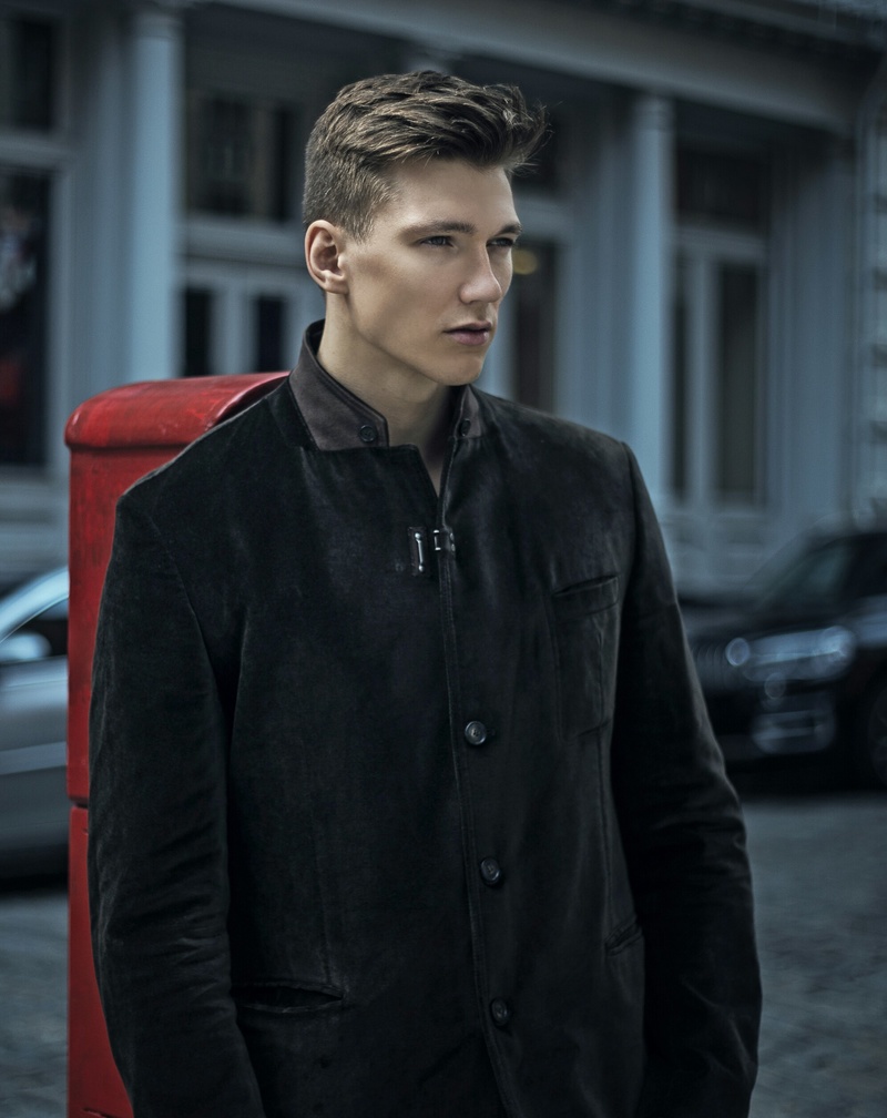 Male model photo shoot of Dmitriy Antyassov