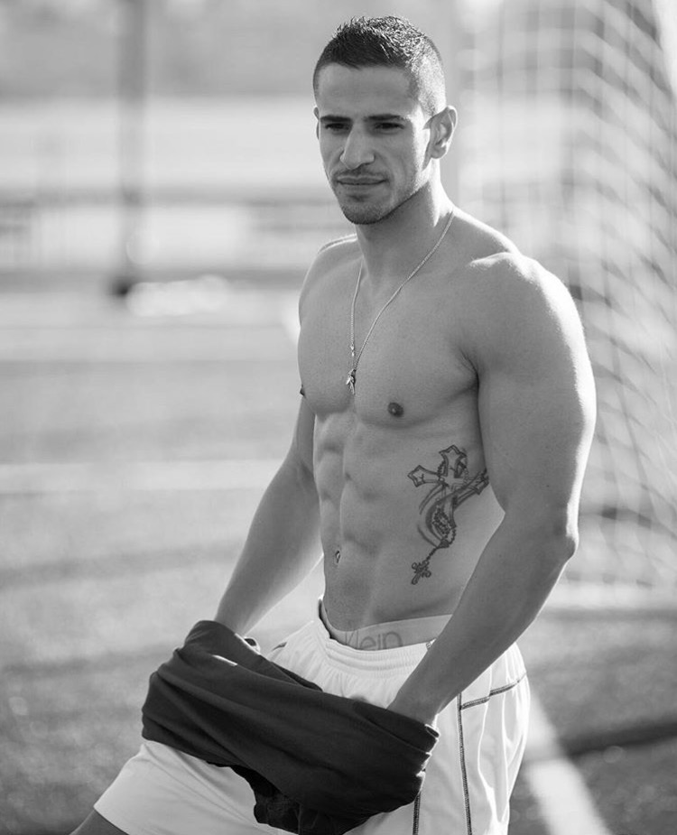 Male model photo shoot of Futbol_fitness