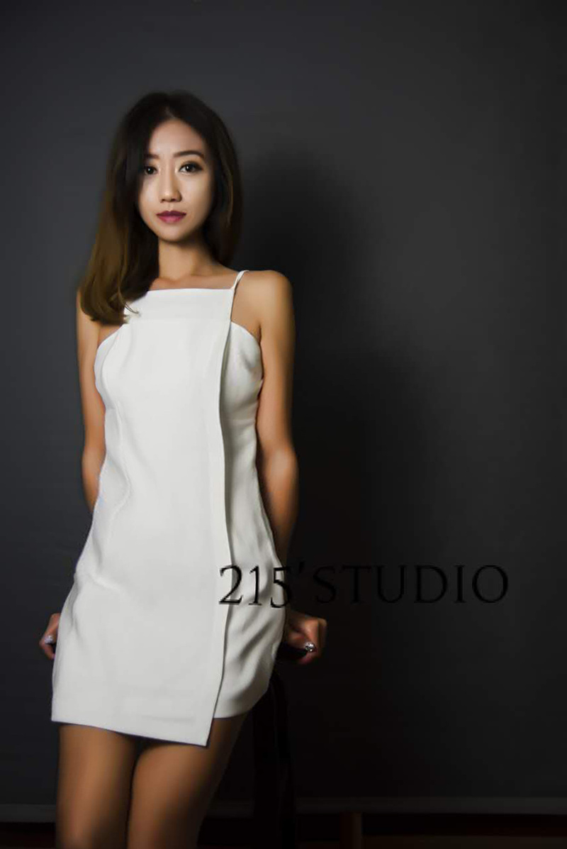 Female model photo shoot of deliaguo