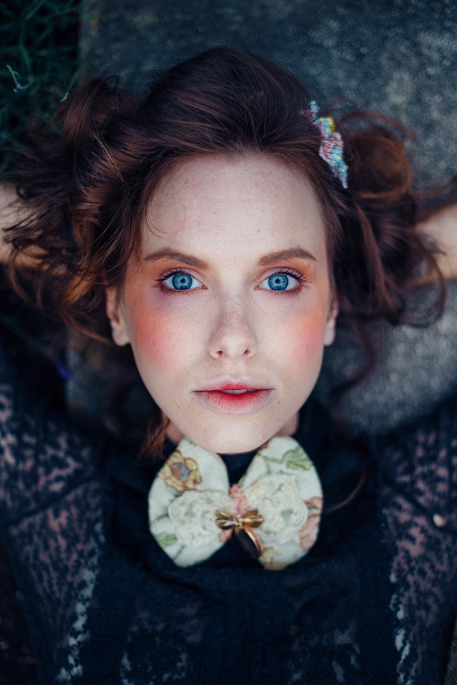 Female model photo shoot of Laura Onea by katterek