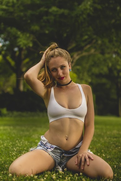Female model photo shoot of EllieNYC