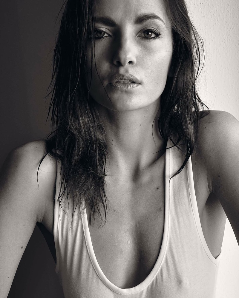 Female model photo shoot of Barborasch