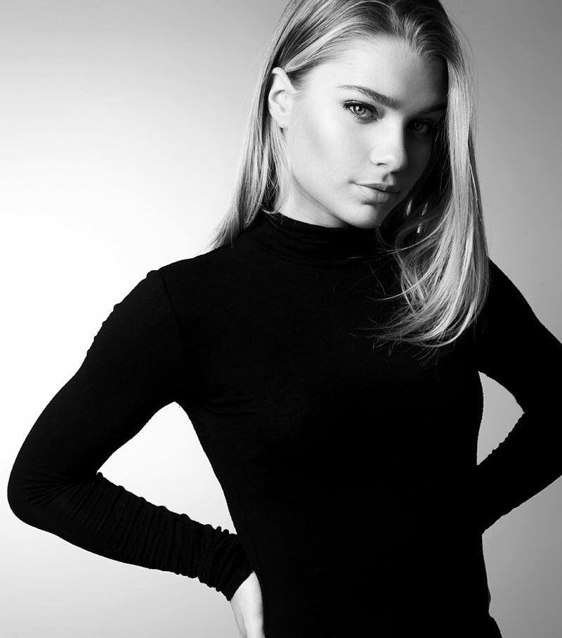 Female model photo shoot of MadeleineMichael