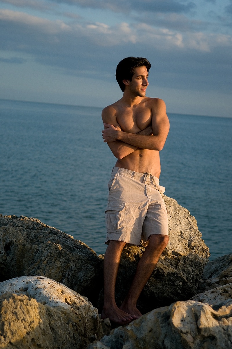 Male model photo shoot of Dan Hirsh