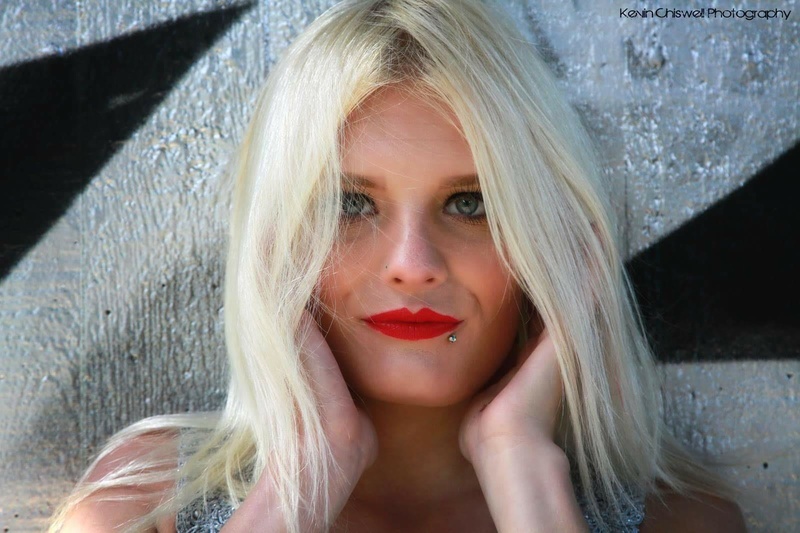 Female model photo shoot of Sophiebowlas