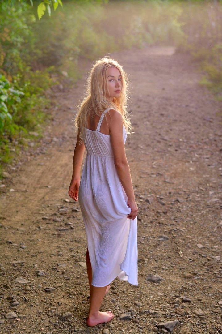 Female model photo shoot of Kate Ingram