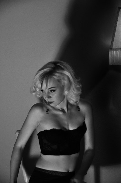 Female model photo shoot of Jeane Monroe