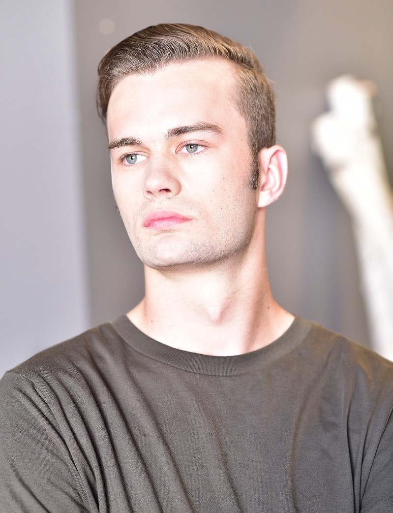 Male model photo shoot of evandahl